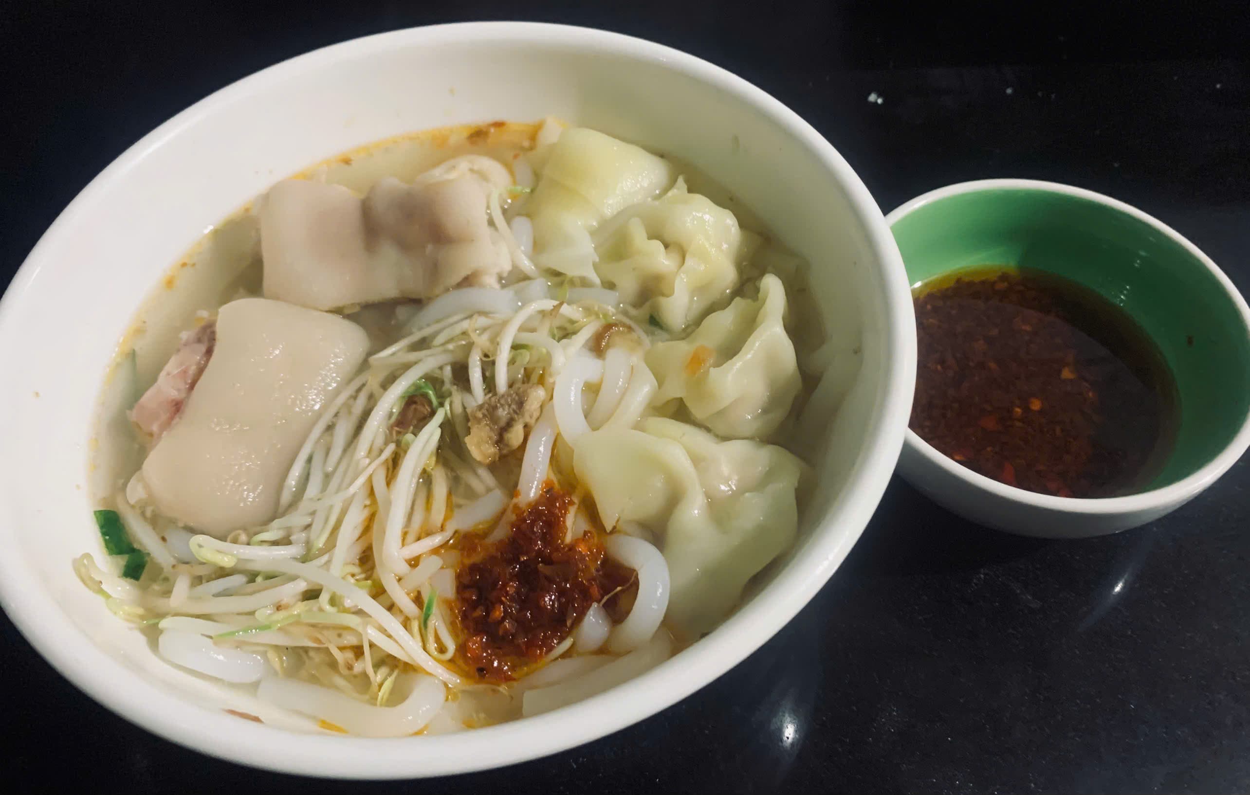 Bánh Canh Hoành Thánh